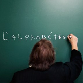 Des maux illisibles : un essai Web sur l'analphabétisme Des maux illisibles : un essai Web sur l'analphabétisme