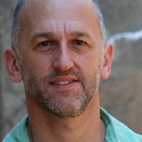 Une dernière chance | Paul Émile d'Entremont suit cinq demandeurs d'asile gais Une dernière chance | Paul Émile d'Entremont suit cinq demandeurs d'asile gais